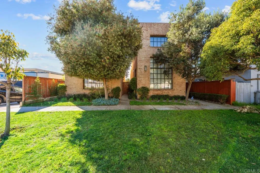 https://cdn.realtyfeed.com/cdn/127/306692574/f77c5739c3563417b4832c882f8d9c0b.webp