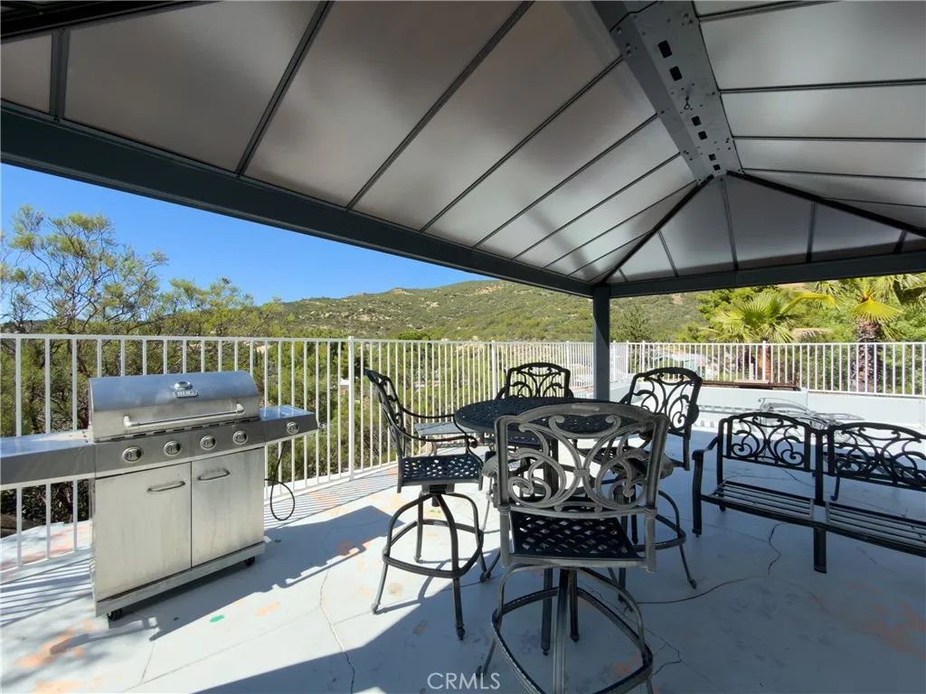 https://cdn.realtyfeed.com/cdn/127/306692604/046adb8e69cf3478f3413d501e084b07.webp