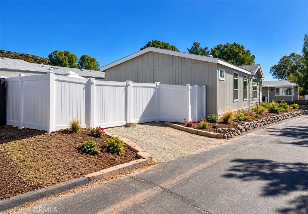 https://cdn.realtyfeed.com/cdn/127/306692604/1fc590d470b5e2c3ce218343e2ee4448.webp