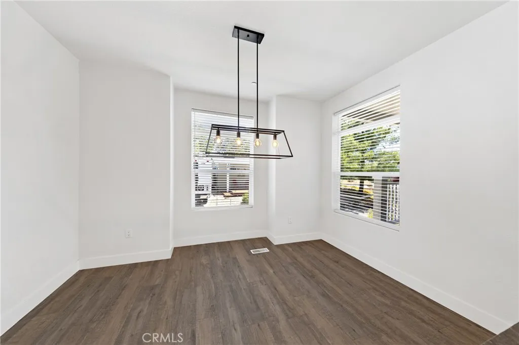 https://cdn.realtyfeed.com/cdn/127/306692604/bda2a10e61bfa1ea59b702430939686b.webp