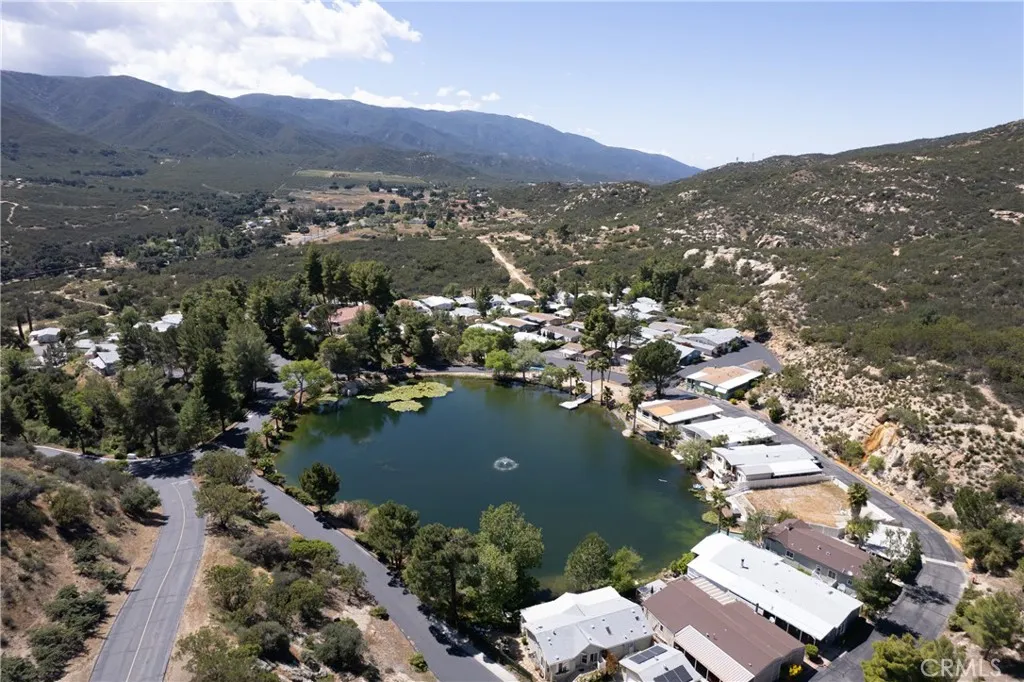 https://cdn.realtyfeed.com/cdn/127/306692604/d74acd34aee9f7abe5f13d9202f6d5d2.webp
