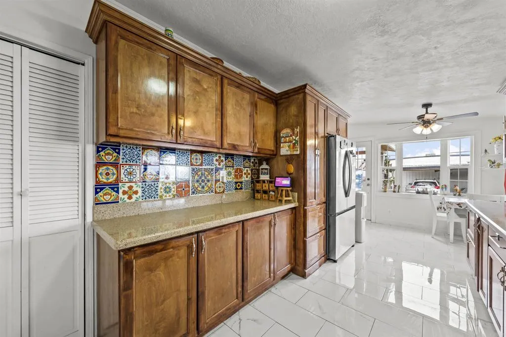 https://cdn.realtyfeed.com/cdn/127/306692642/383051060583ef6d3d41b558f6876b40.webp