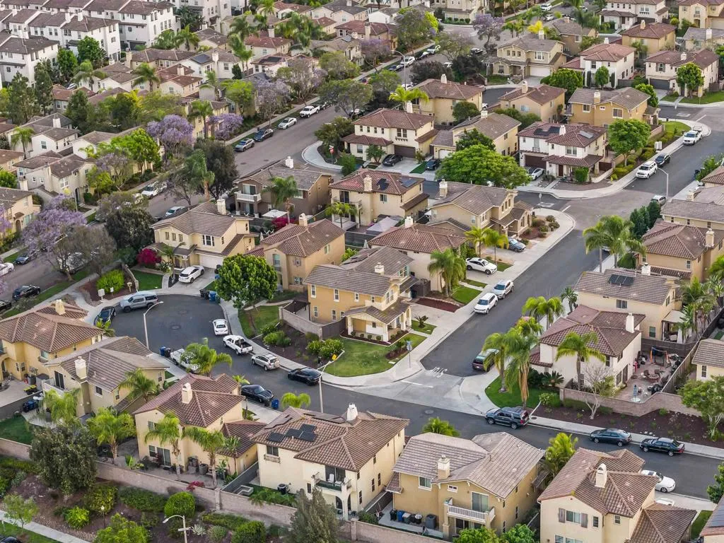 https://cdn.realtyfeed.com/cdn/127/306692645/14597f0737f58207fc63625bda6c50c8.webp