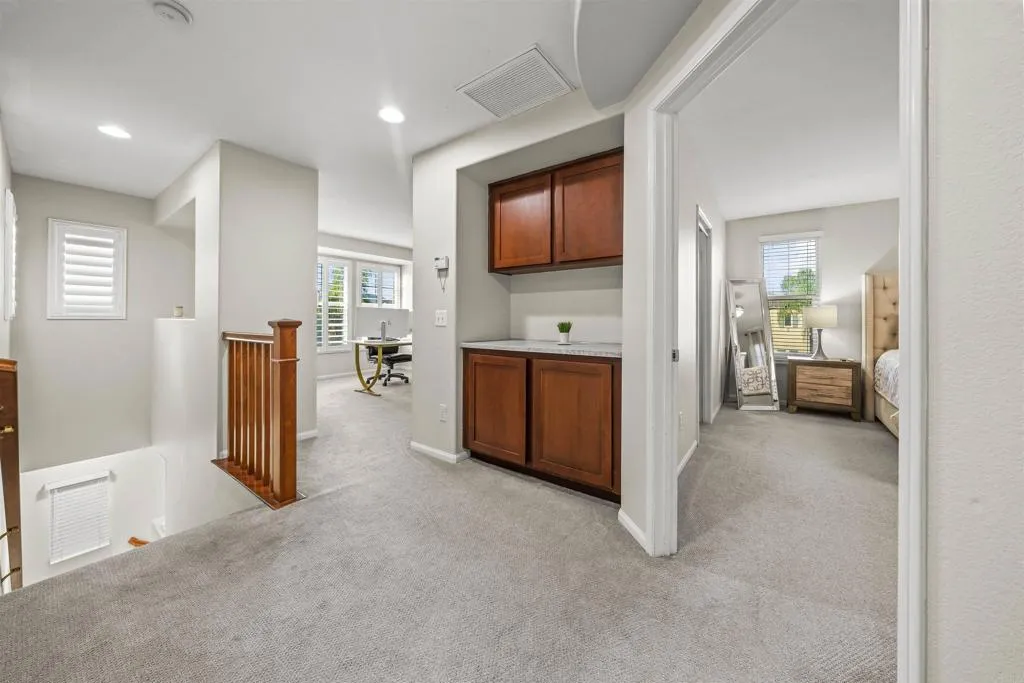 https://cdn.realtyfeed.com/cdn/127/306692645/2b2fd181e3f40efd0ca0c854e872e137.webp