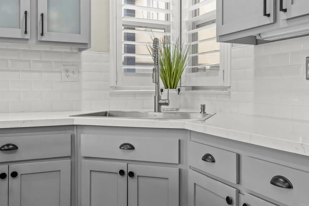 https://cdn.realtyfeed.com/cdn/127/306692645/3327b0ea35a2d21077581d005f2ba4fd.webp