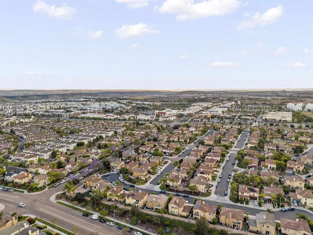 https://cdn.realtyfeed.com/cdn/127/306692645/942685acb5245422f691d0c847e5be32.webp