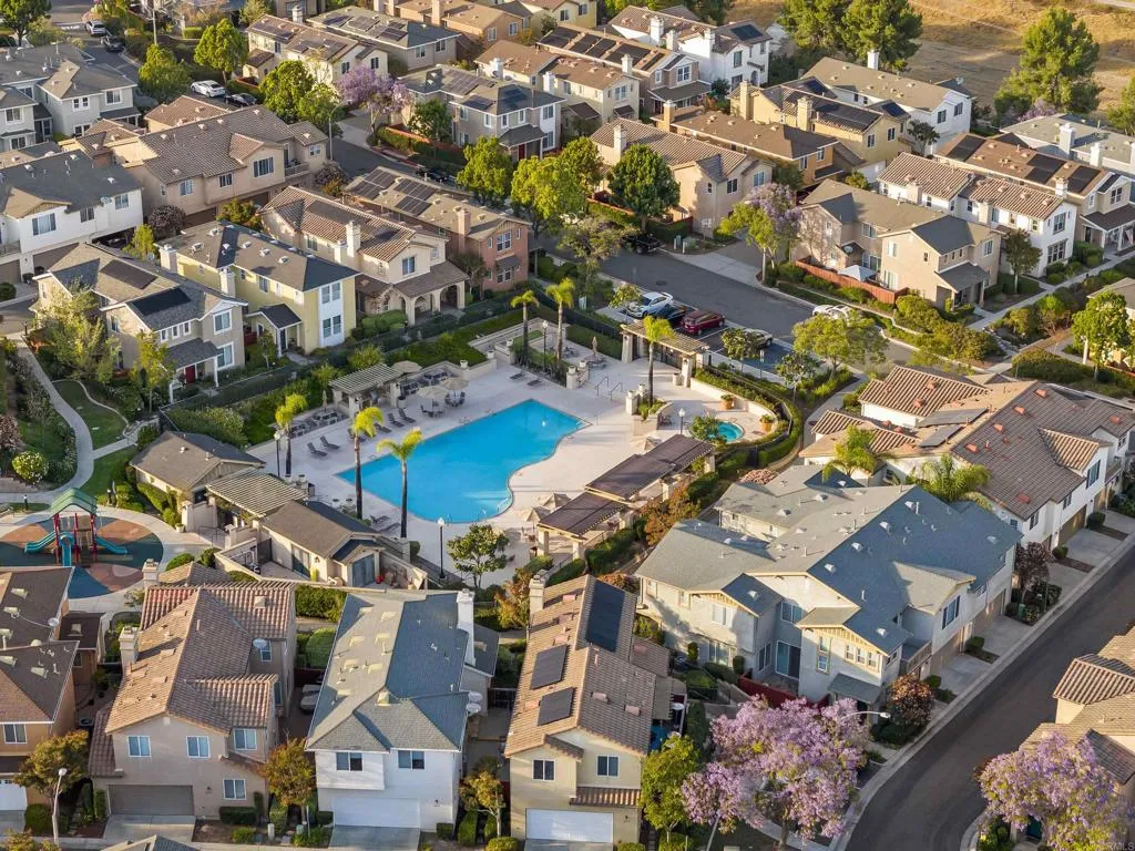 https://cdn.realtyfeed.com/cdn/127/306692645/b0165e0c68c4fabcff3dd342c44df9f9.webp
