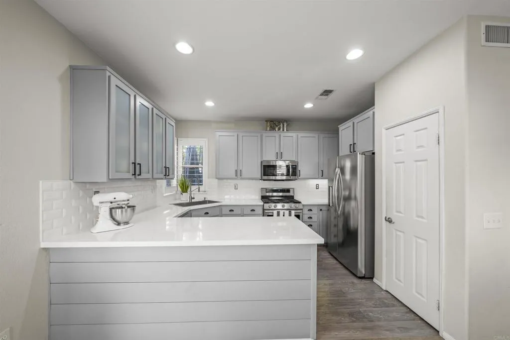 https://cdn.realtyfeed.com/cdn/127/306692645/e328d87a46bc8dc71c3bcf98bb72c57a.webp