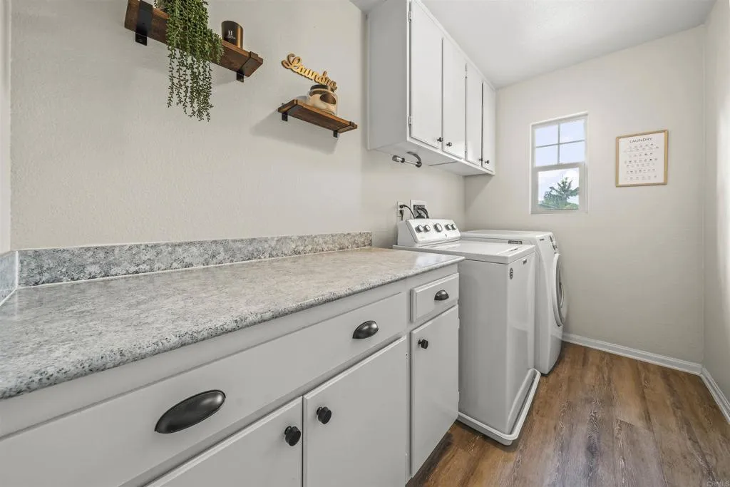 https://cdn.realtyfeed.com/cdn/127/306692645/e6ebbc2c91aa936b833bfa0716b96e8b.webp