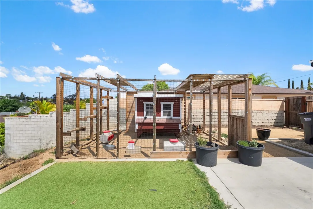 https://cdn.realtyfeed.com/cdn/127/306692650/1ed6c5d6661d72dbb73d62a8c4003e62.webp