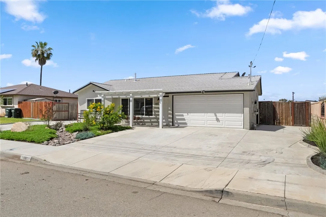 https://cdn.realtyfeed.com/cdn/127/306692650/6674889cd504f69ceea0c90db6818aef.webp