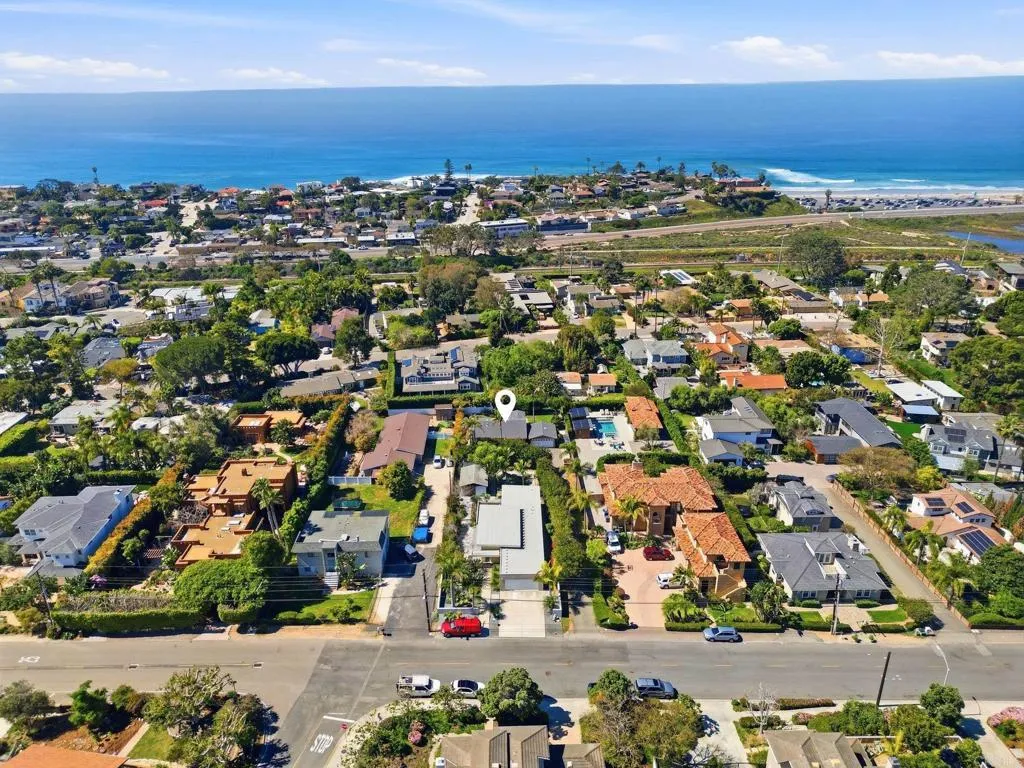 637 Rios Avenue, Solana Beach, CA, 92075