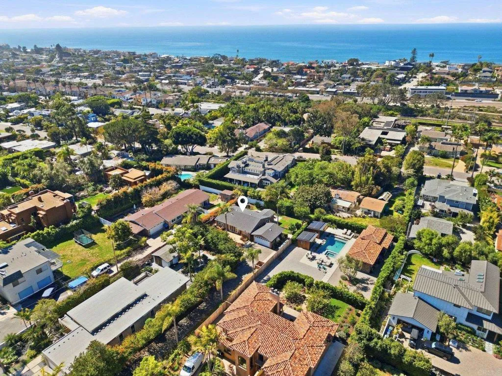 637 Rios Avenue, Solana Beach, CA, 92075