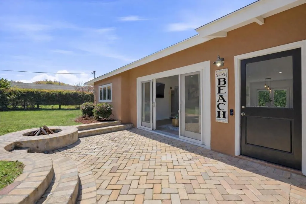 637 Rios Avenue, Solana Beach, CA, 92075