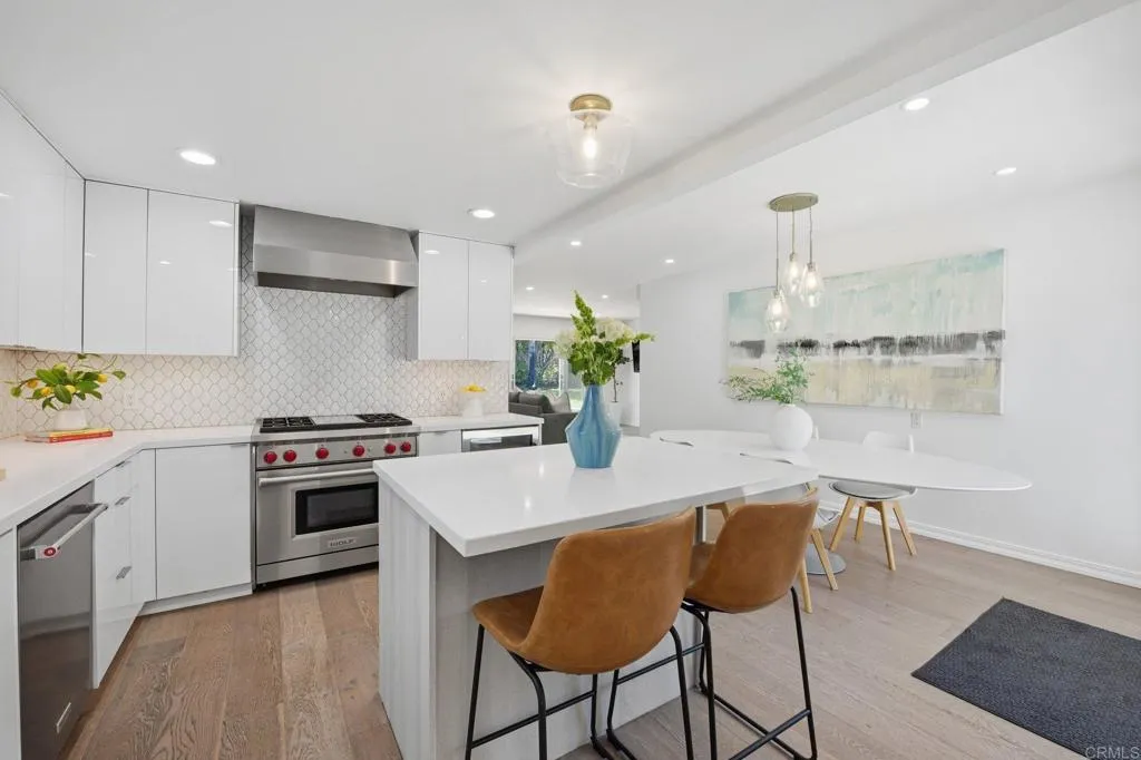 637 Rios Avenue, Solana Beach, CA, 92075