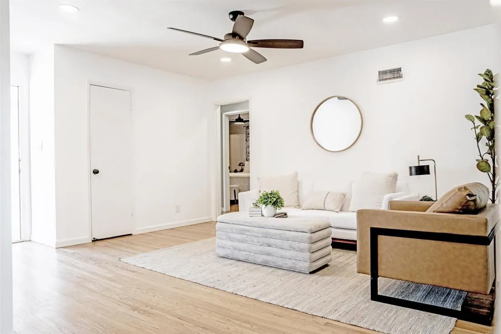 https://cdn.realtyfeed.com/cdn/127/306692658/b08115edfe55164340e70f7c6d835cb7.webp