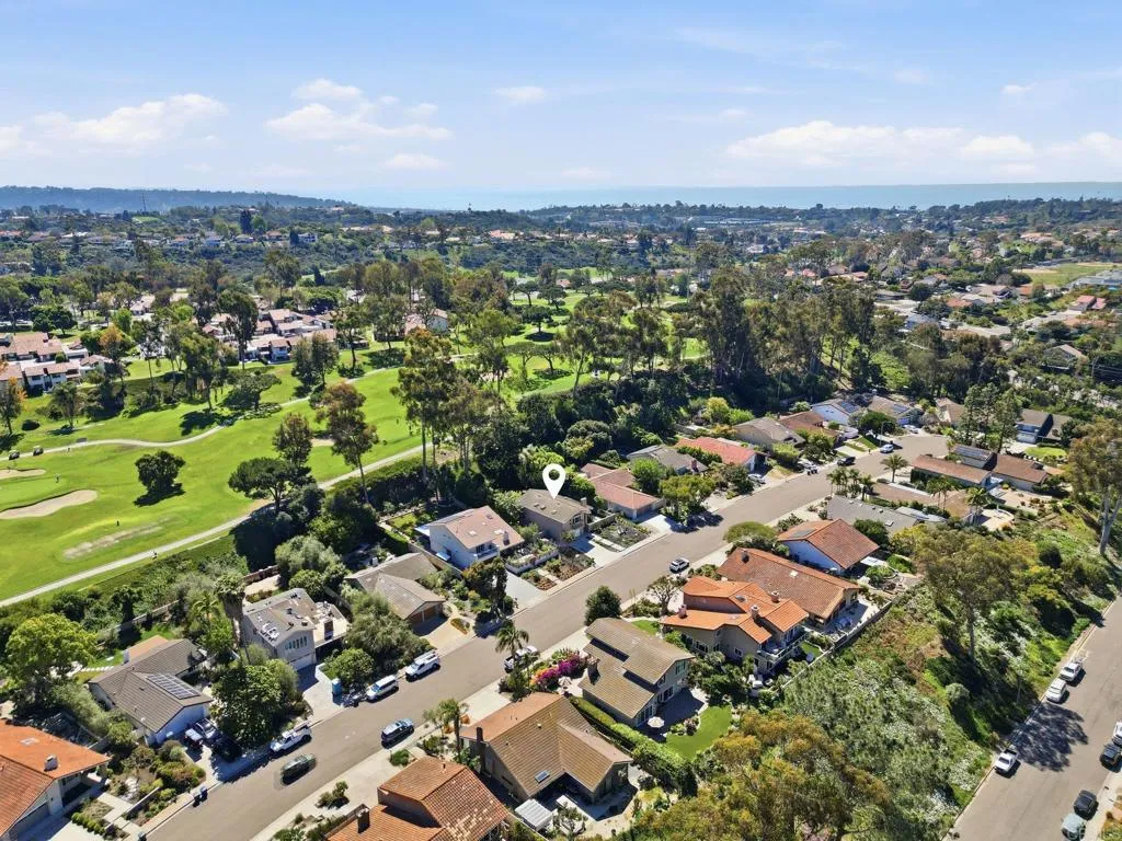 https://cdn.realtyfeed.com/cdn/127/306692659/36b15e432e7cf453c912fd0be10bb40a.webp