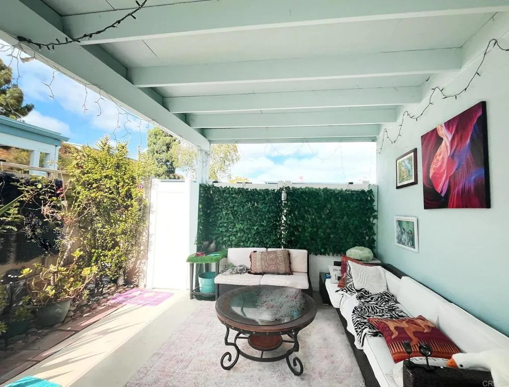 https://cdn.realtyfeed.com/cdn/127/306692687/72321dc700170009beea2993f008da20.webp