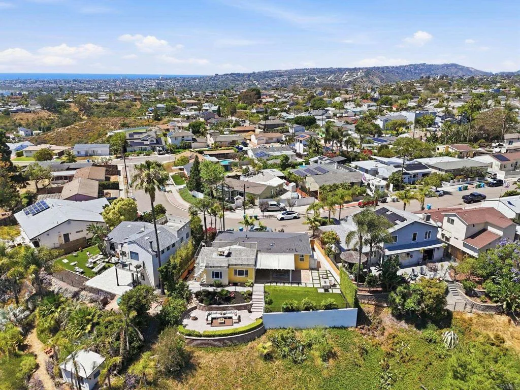 https://cdn.realtyfeed.com/cdn/127/306692864/7efd5a38aad30547f8e9fcfadf5614fc.webp