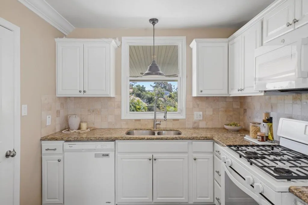 https://cdn.realtyfeed.com/cdn/127/306692864/a0b46071a8e053081ce75d9f92eca726.webp
