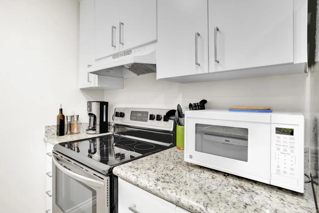 https://cdn.realtyfeed.com/cdn/127/306692876/33b93c6082a60a84de250121cc03ad66.webp