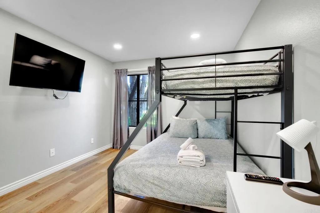 https://cdn.realtyfeed.com/cdn/127/306692876/ba51053048ac336c0ac22540cef58f52.webp