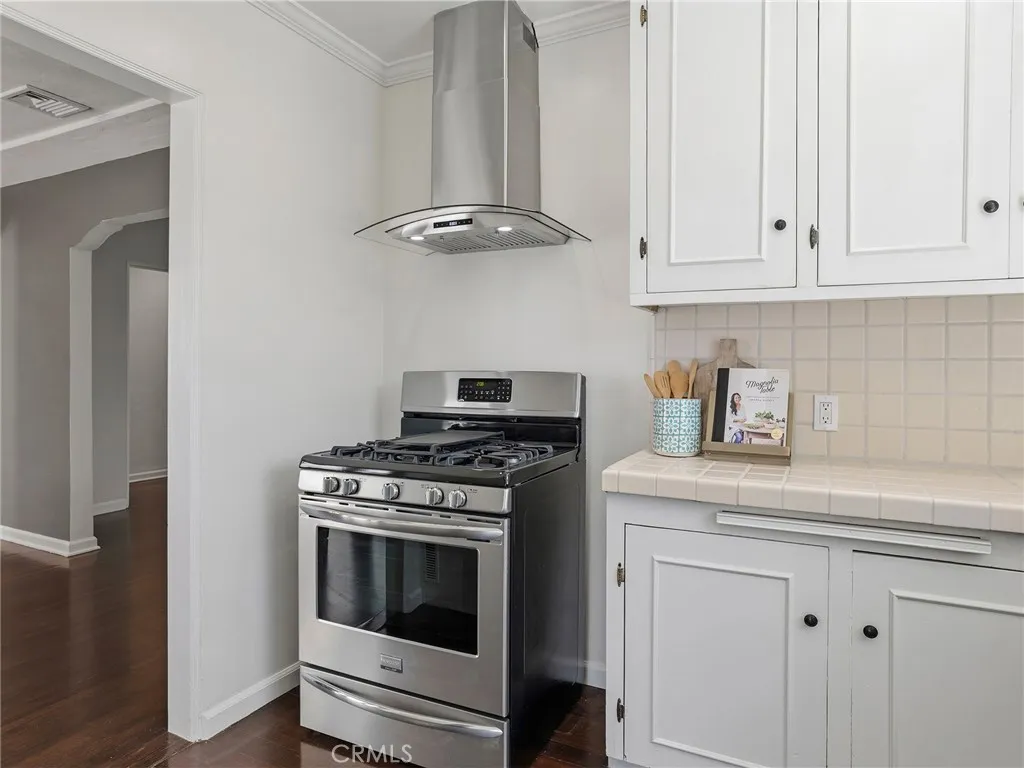 5233 Lemp Avenue, Valley Village, CA, 91601