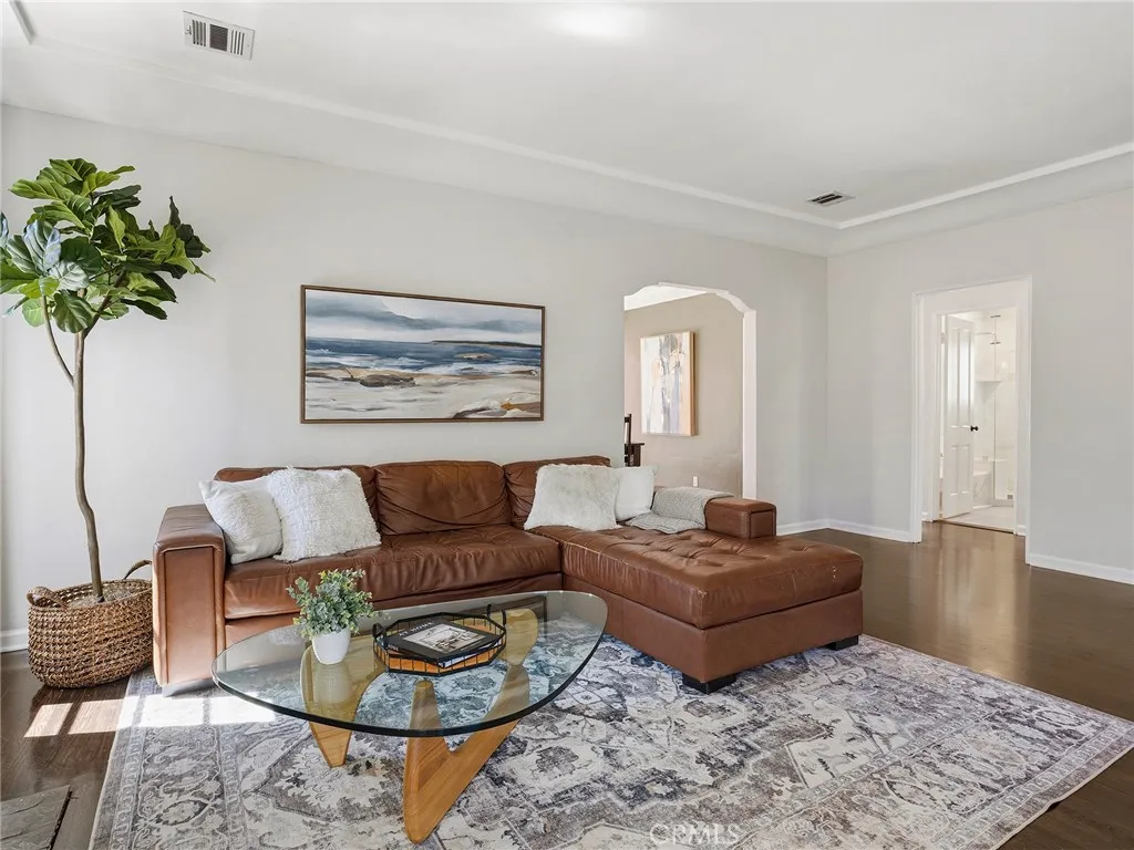 5233 Lemp Avenue, Valley Village, CA, 91601