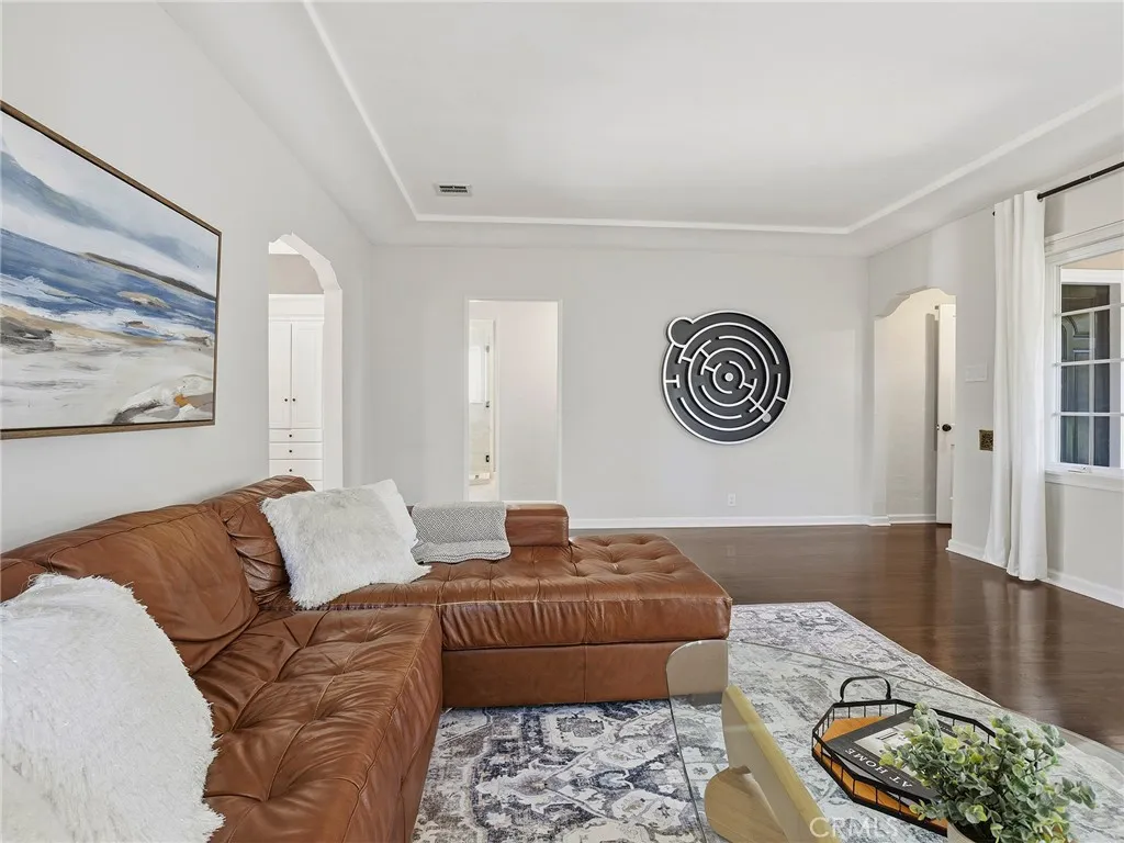 5233 Lemp Avenue, Valley Village, CA, 91601