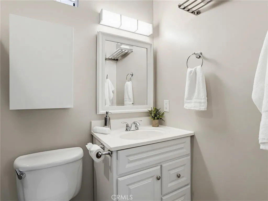 5233 Lemp Avenue, Valley Village, CA, 91601