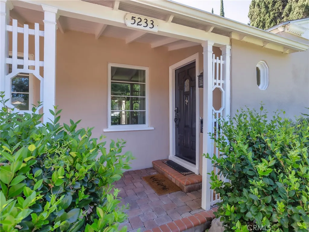 5233 Lemp Avenue, Valley Village, CA, 91601