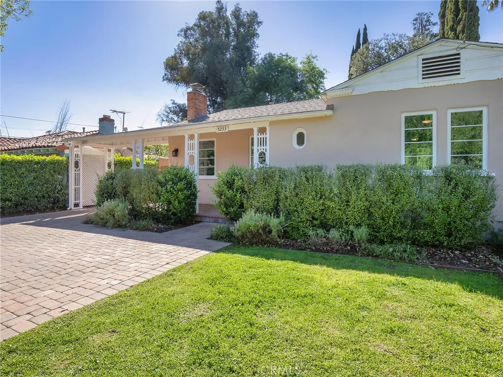 5233 Lemp Avenue, Valley Village, CA, 91601