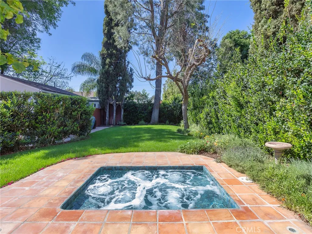 5233 Lemp Avenue, Valley Village, CA, 91601