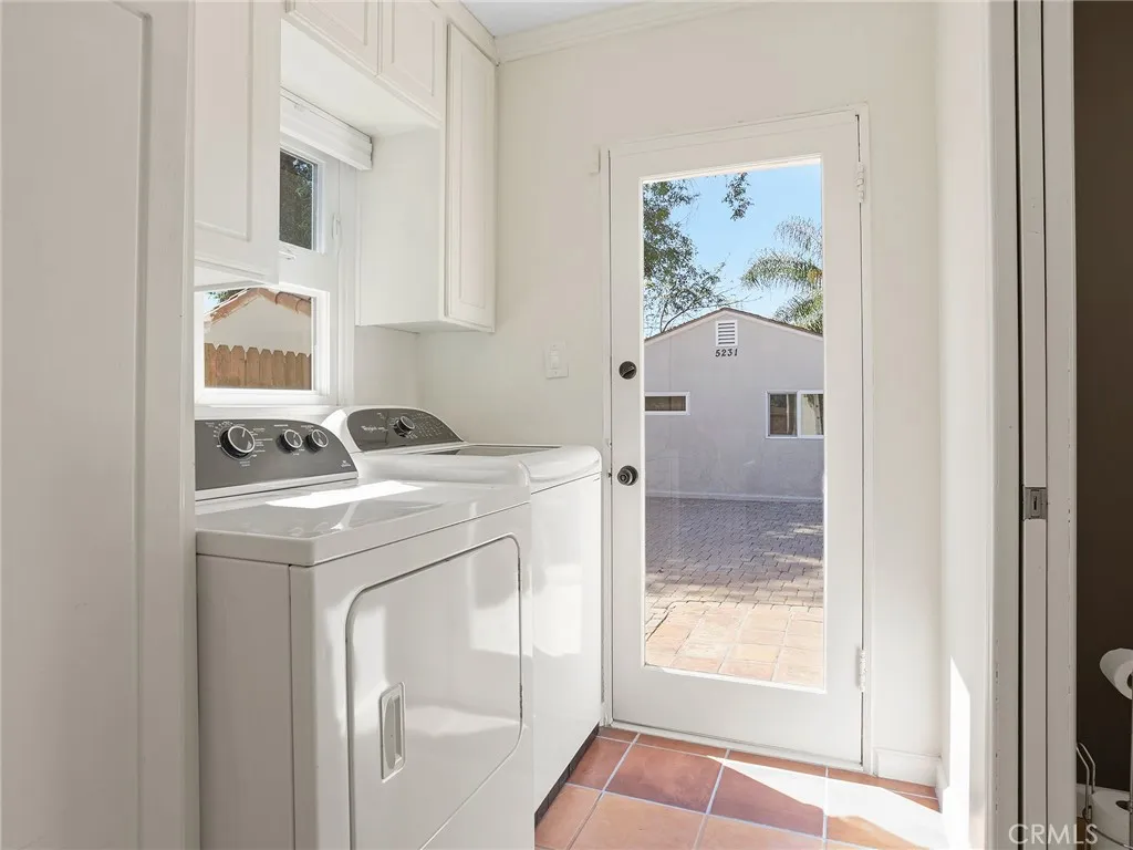 5233 Lemp Avenue, Valley Village, CA, 91601