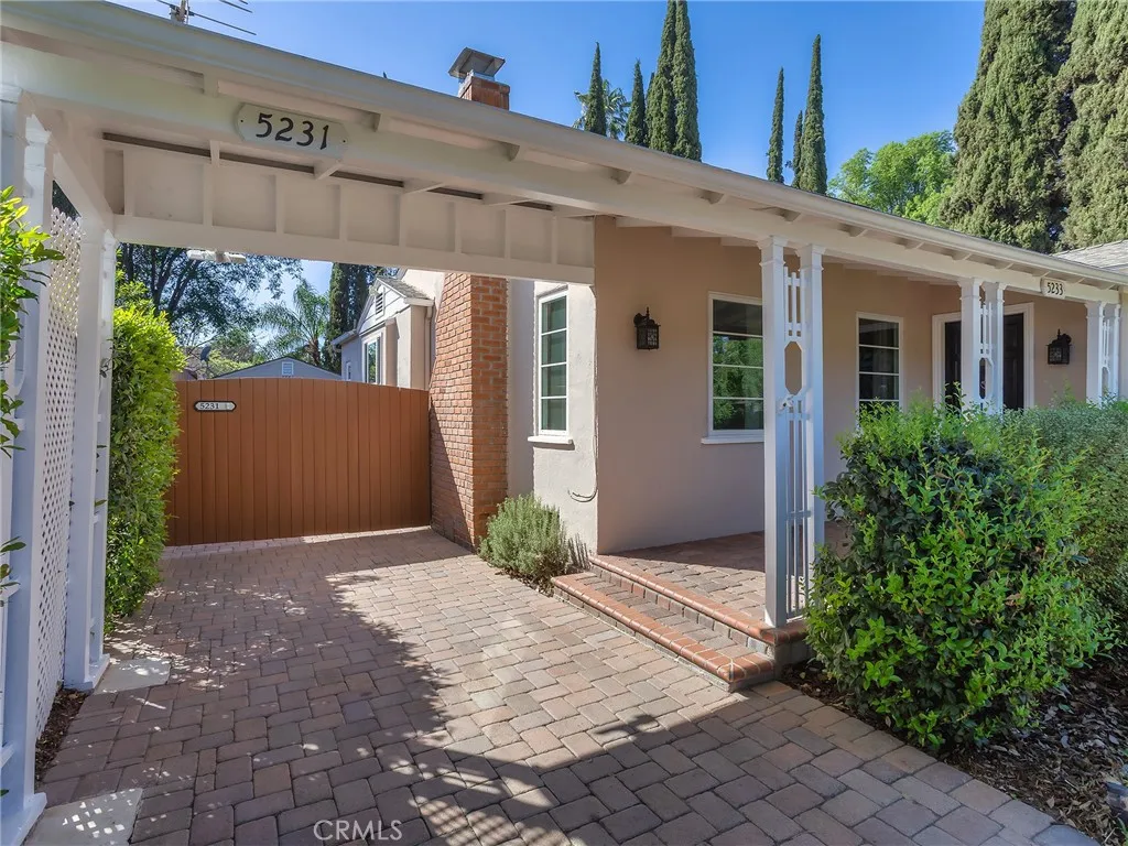 5233 Lemp Avenue, Valley Village, CA, 91601