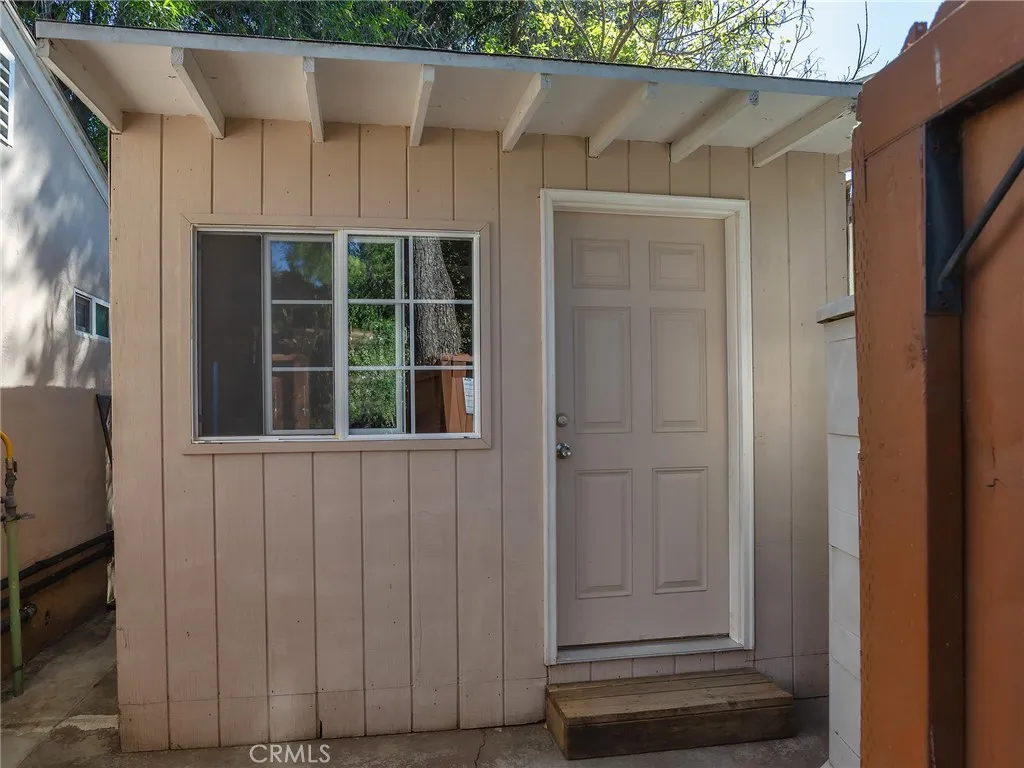 5233 Lemp Avenue, Valley Village, CA, 91601