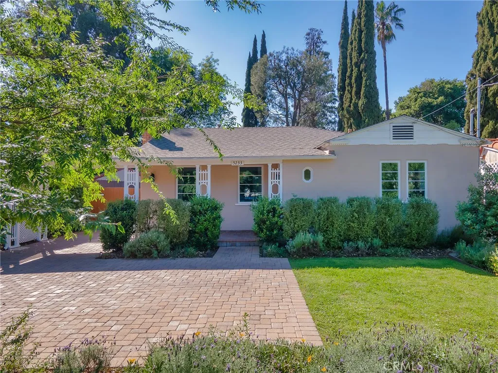 5233 Lemp Avenue, Valley Village, CA, 91601