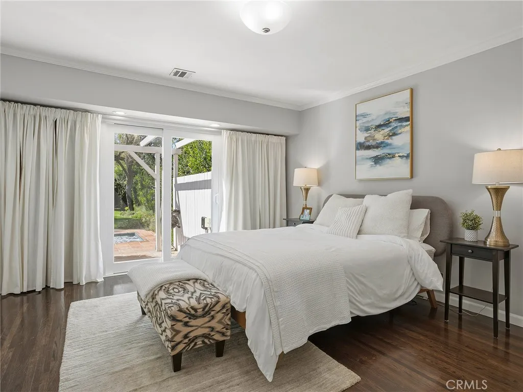 5233 Lemp Avenue, Valley Village, CA, 91601