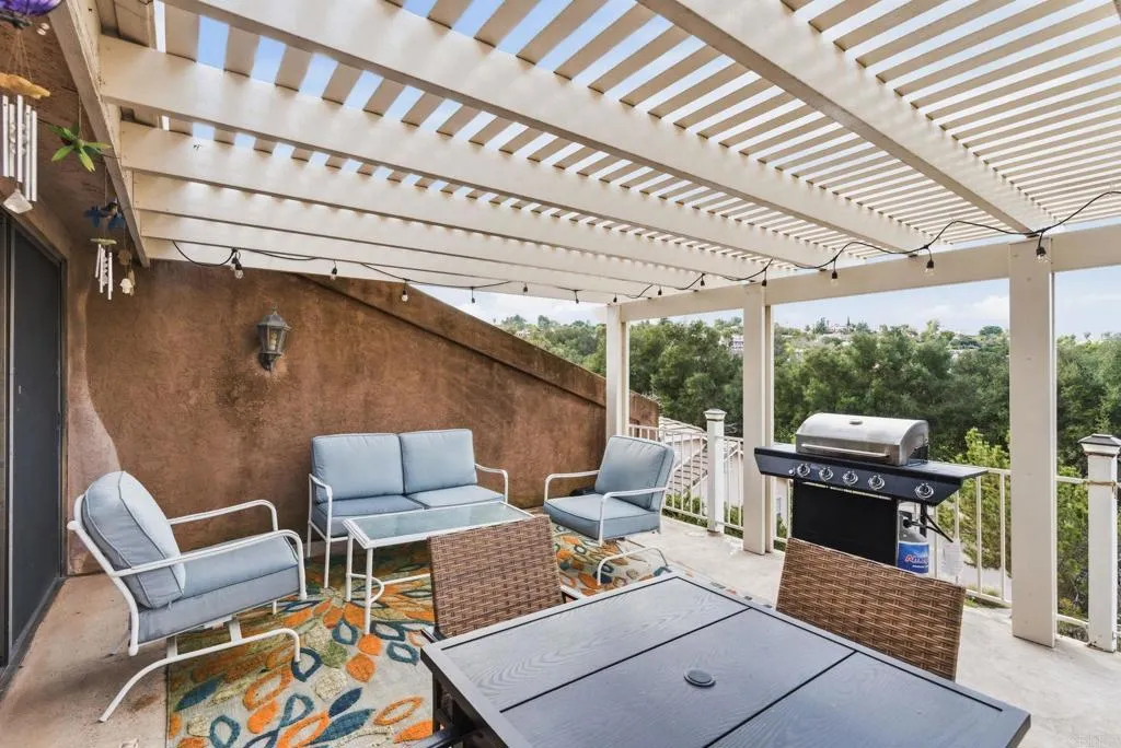 https://cdn.realtyfeed.com/cdn/127/306692958/3ebd6af09f546215a8b72bd24d3682c2.webp