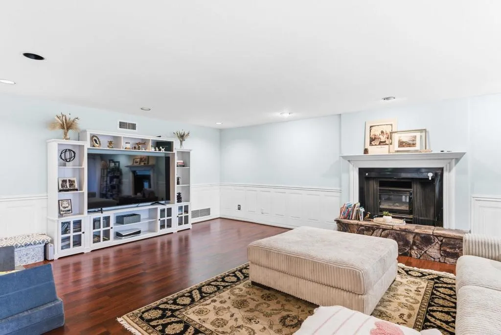https://cdn.realtyfeed.com/cdn/127/306692958/5420f0edf3ede236229f69a96c8bae50.webp