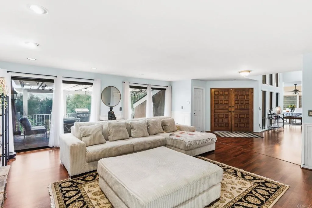 https://cdn.realtyfeed.com/cdn/127/306692958/e94e9d6a3480b40c23a597790b85395f.webp