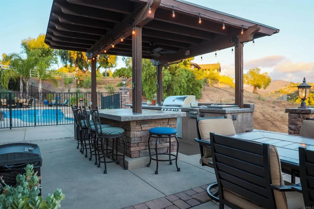 https://cdn.realtyfeed.com/cdn/127/306692959/66cc84446dbef04cfa62ae1a202553dc.webp