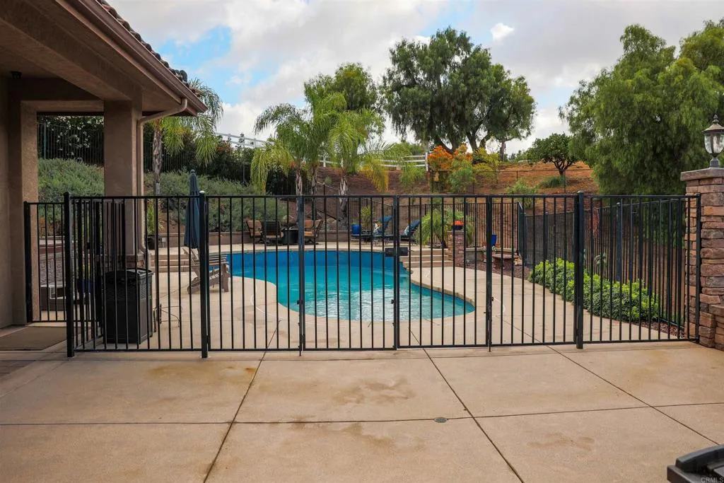 https://cdn.realtyfeed.com/cdn/127/306692959/e882c12675111c2987db9553a0b8f0bf.webp