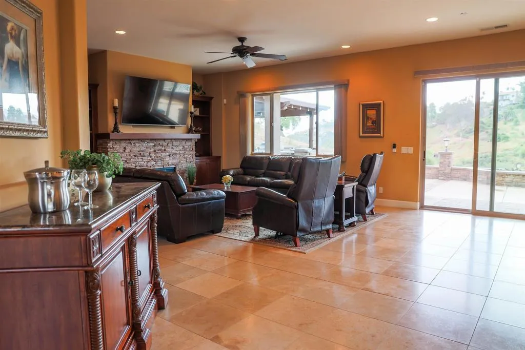 https://cdn.realtyfeed.com/cdn/127/306692959/fff71d8b98c353fc7e40203a25dc4190.webp