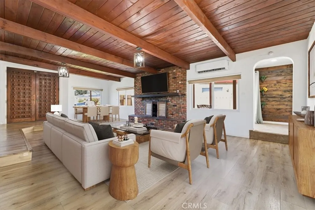 https://cdn.realtyfeed.com/cdn/127/306692977/02cecb497b10be010f7796b03629aba1.webp