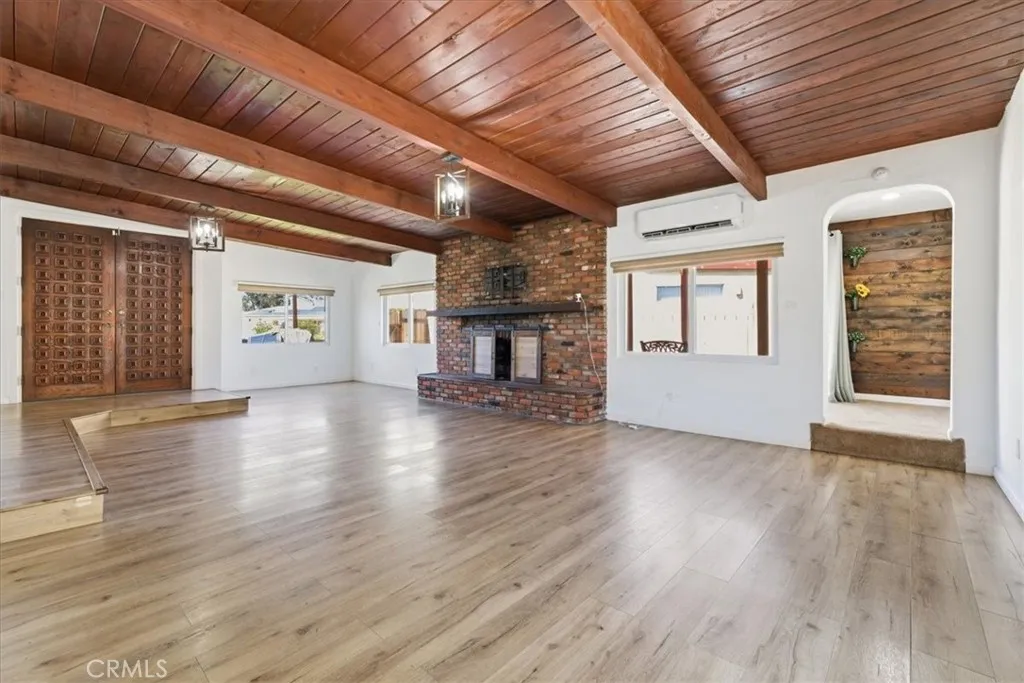 https://cdn.realtyfeed.com/cdn/127/306692977/2f218b594514655aaa0593bd5107cefa.webp
