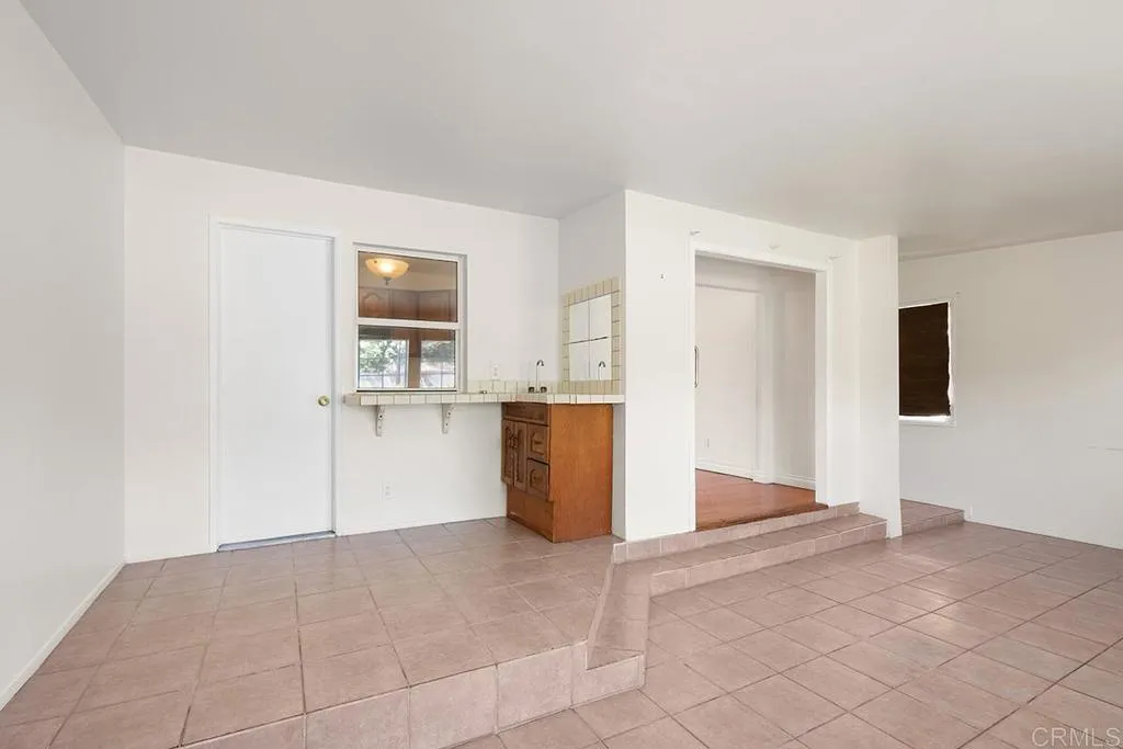 https://cdn.realtyfeed.com/cdn/127/306693009/5f82d7e7433a0d97e8ca4f9a104e8c36.webp