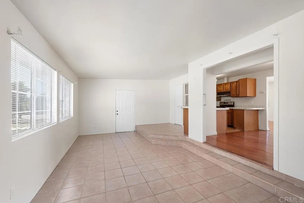 https://cdn.realtyfeed.com/cdn/127/306693009/74a5054932c423a720e900b56fa050d8.webp