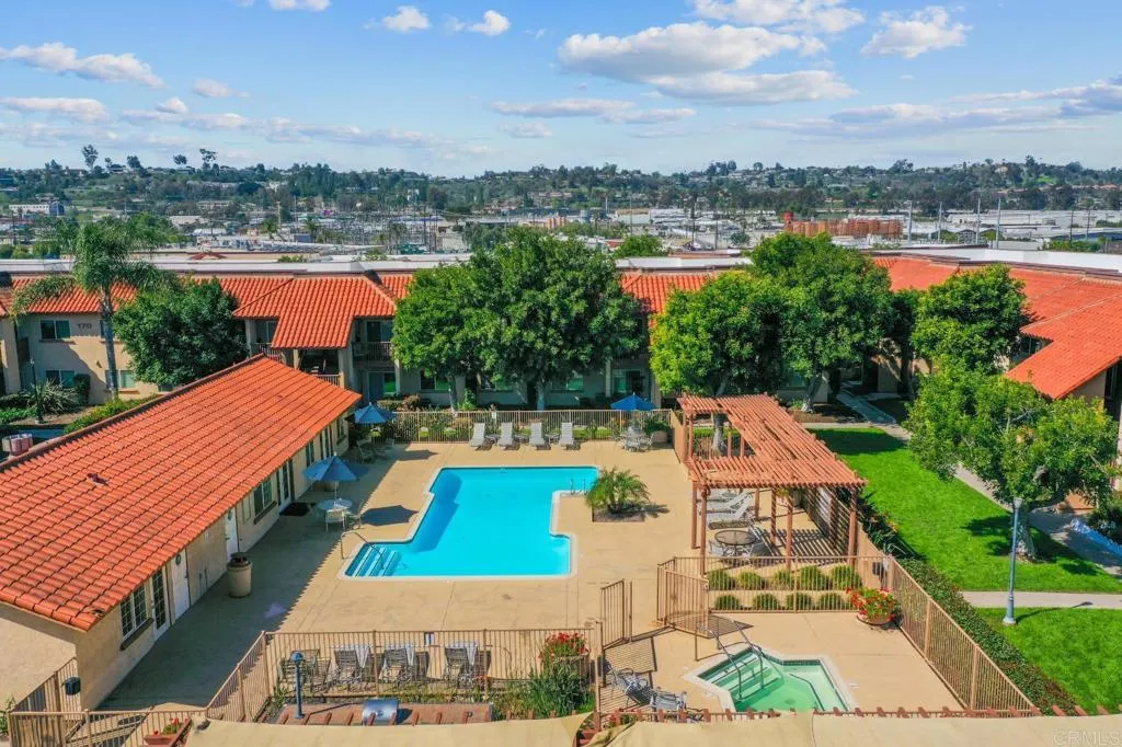 https://cdn.realtyfeed.com/cdn/127/306693078/bb9b29eea7913cfed0bc3dfc10e42e6d.webp