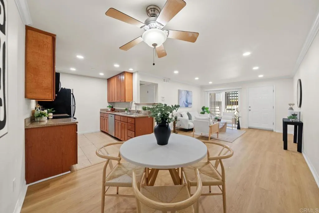 https://cdn.realtyfeed.com/cdn/127/306693078/fbfac00dc07986f34df41ffde516d605.webp